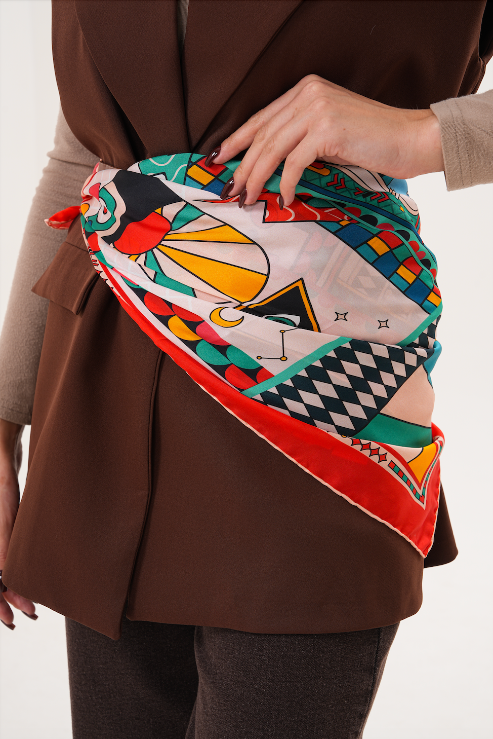 Inconscio – Sanatsal Desenli İpek Fular (68x68 cm)