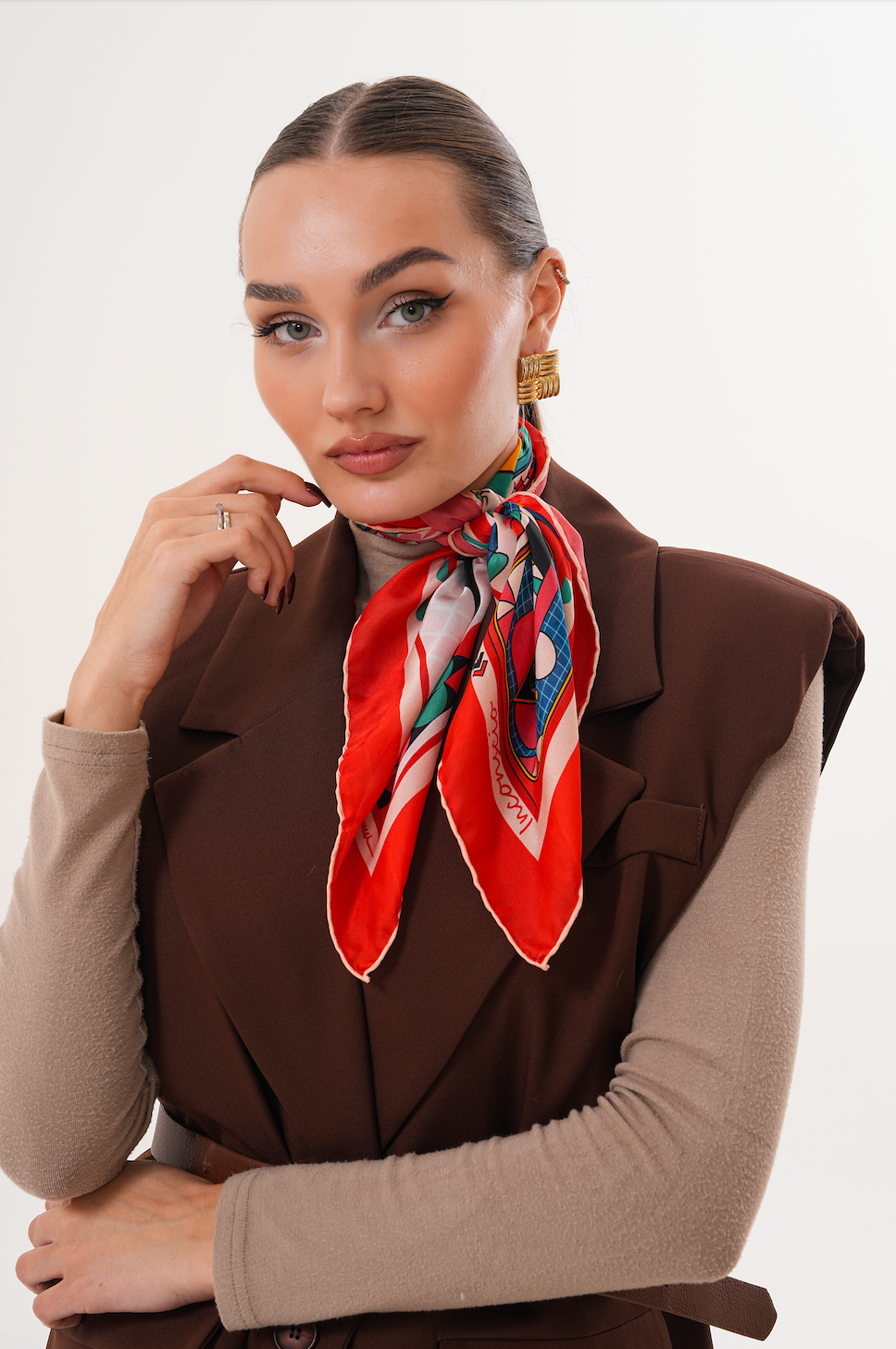 Inconscio – Sanatsal Desenli İpek Fular (68x68 cm)