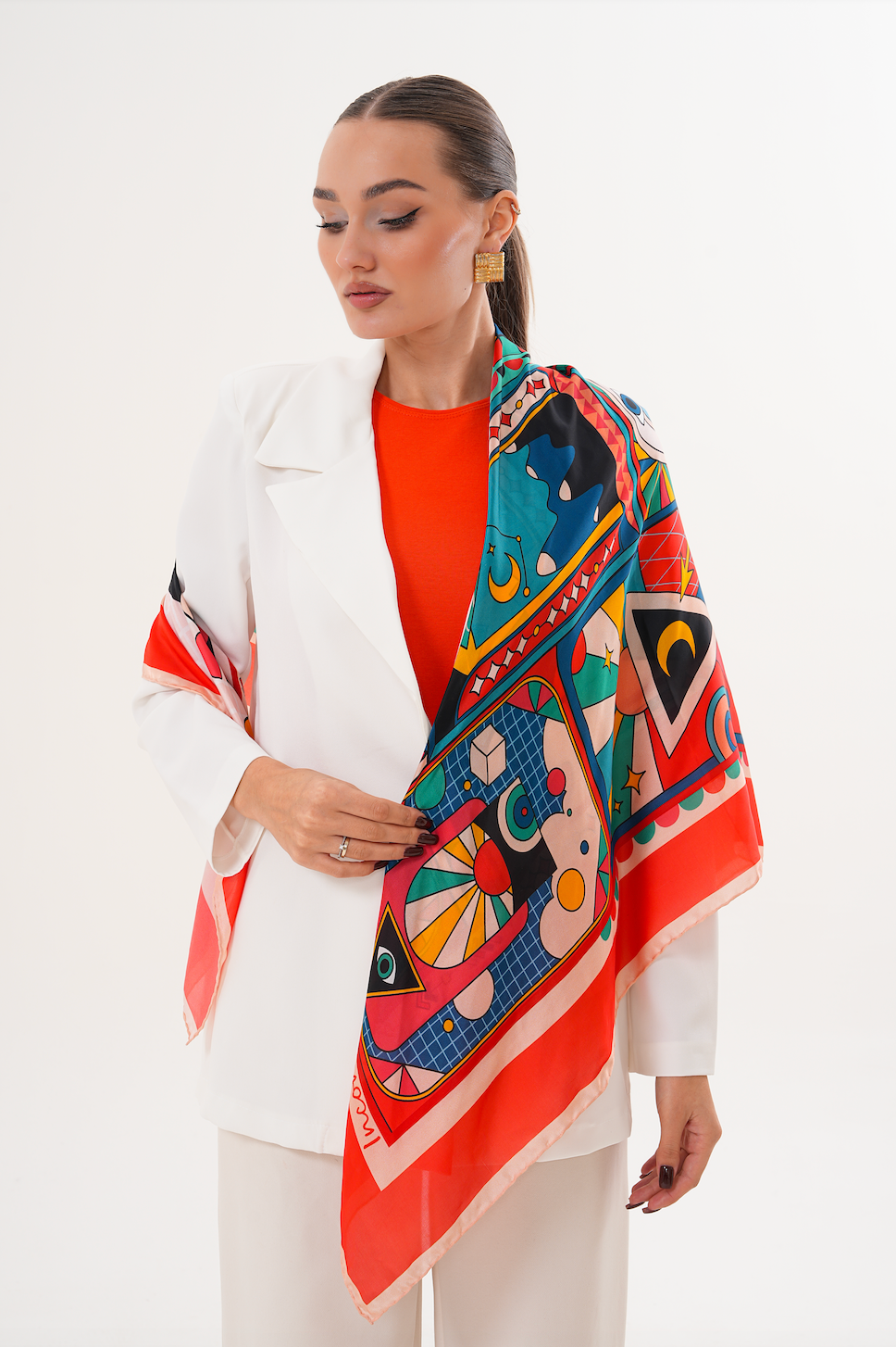 Inconscio – Düşsel Desenli Fular (123x123 cm)