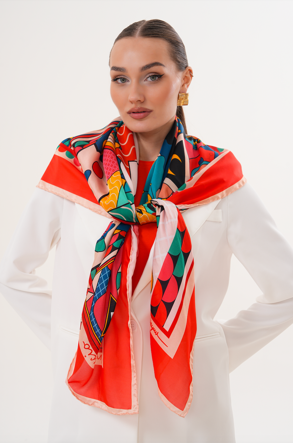 Inconscio – Düşsel Desenli Fular (123x123 cm)