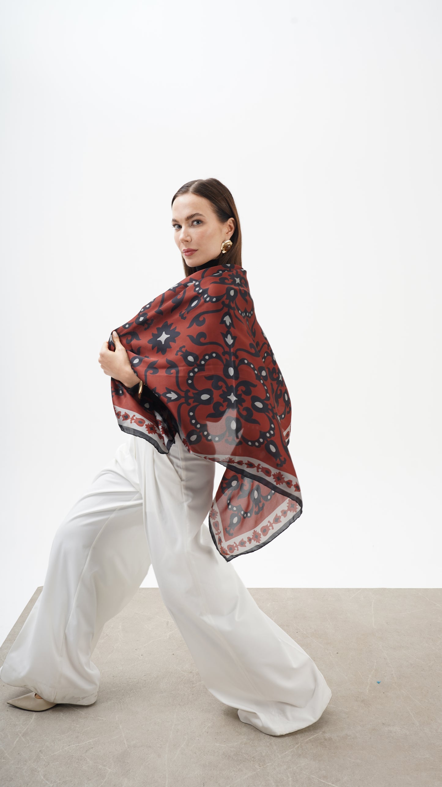 Rose Bordeaux 123x123 -Etnik desenli büyük boy fular