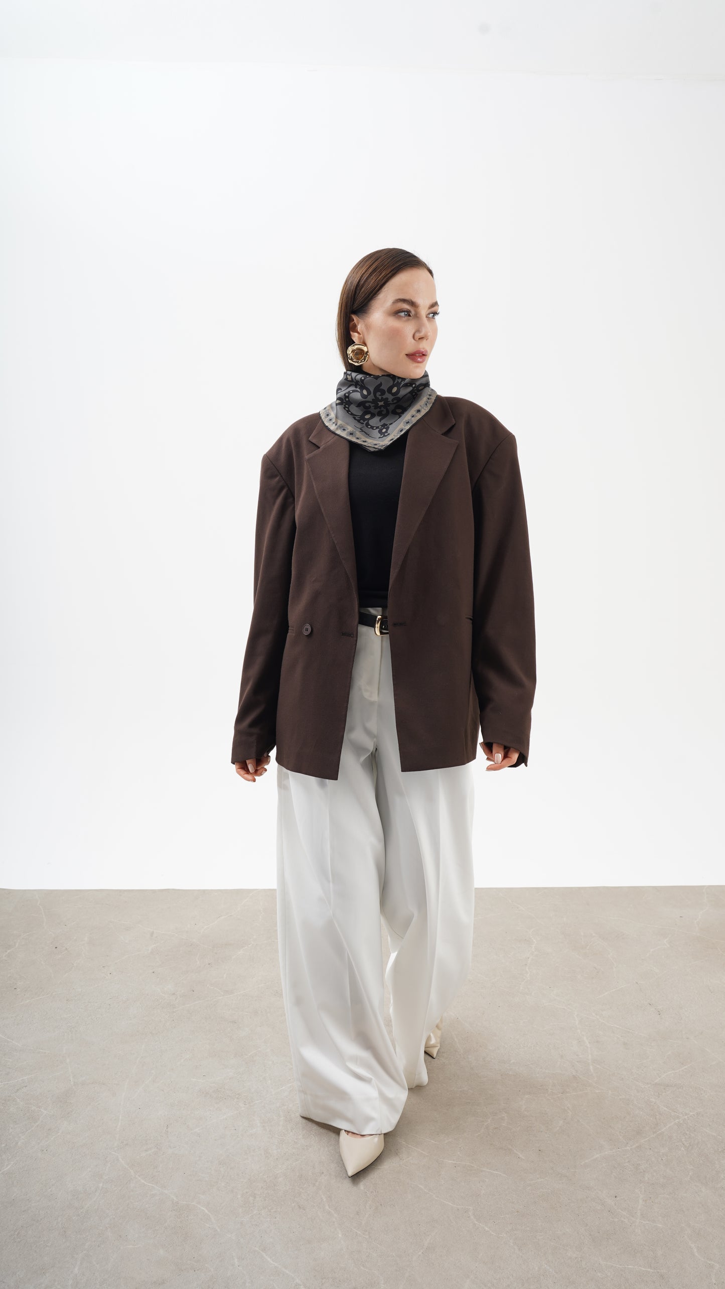 Rose nere 68x68 Etnik desenli orta boy fular