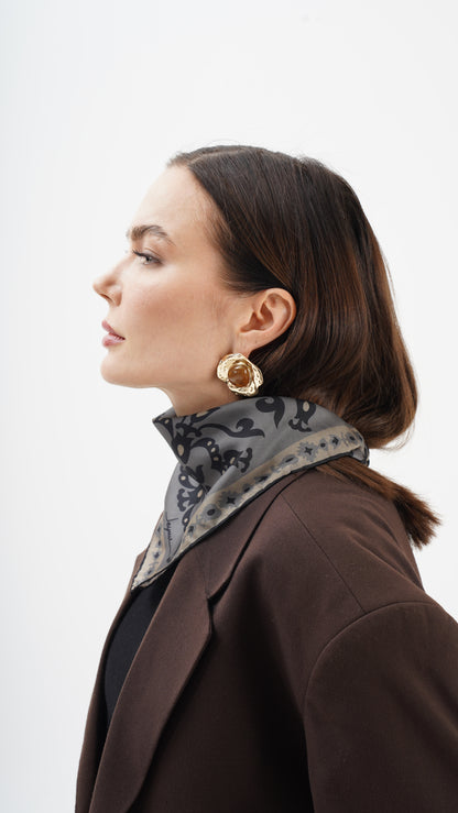 Rose nere 68x68 Etnik desenli orta boy fular