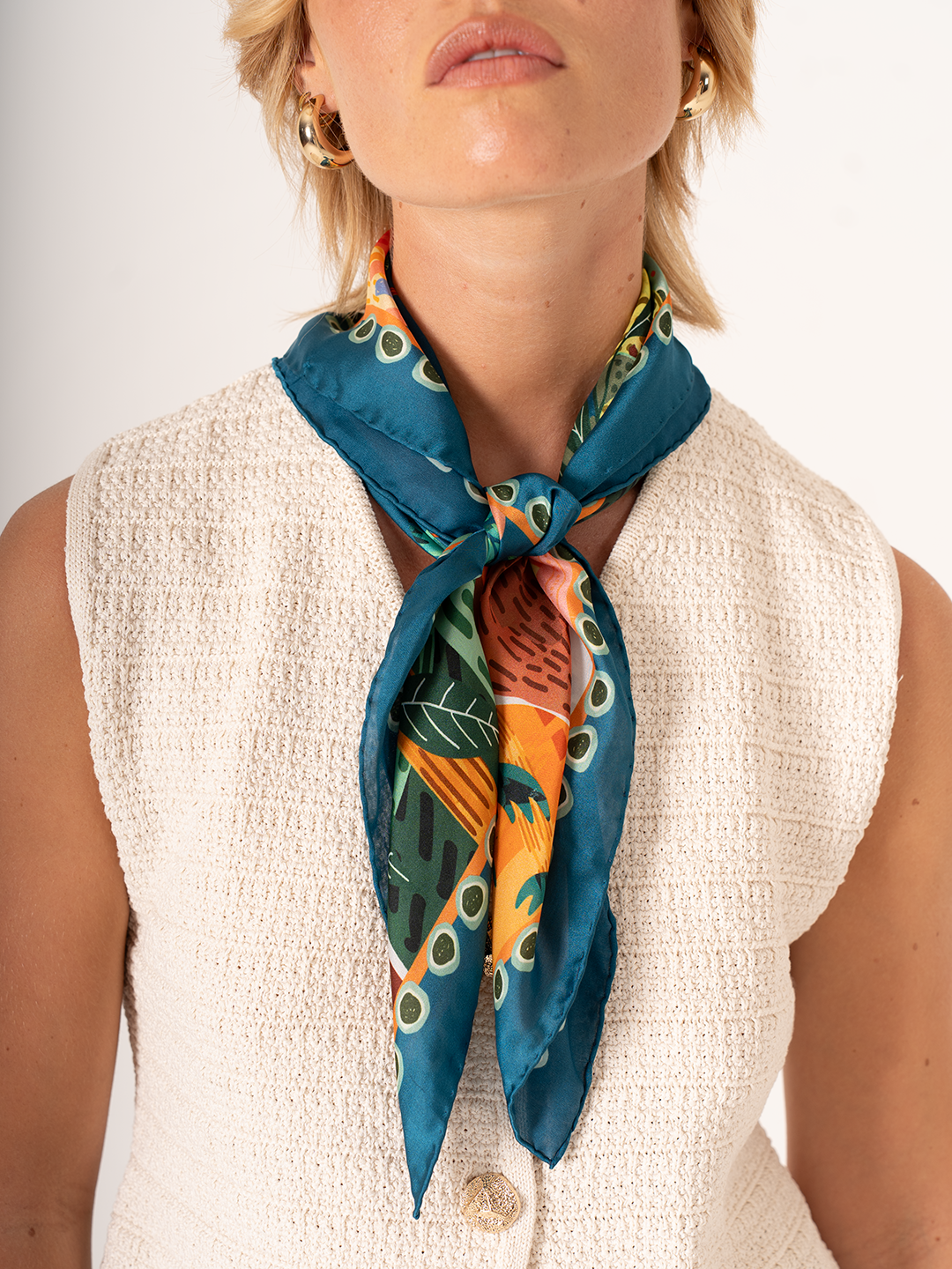 Villaggio Nella Foresta Verde– Doğa ve Masal Temalı Fular (68x68 cm)