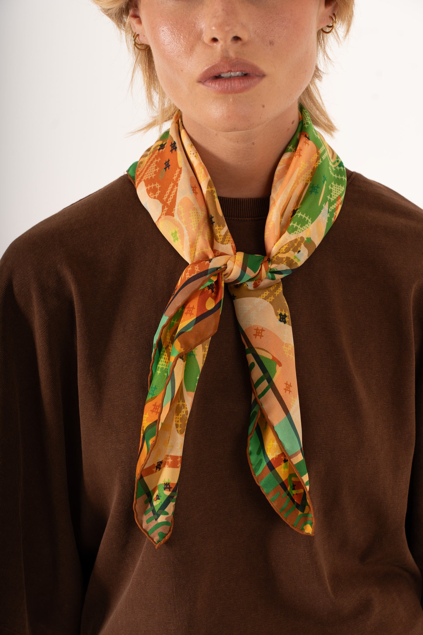 Gli Alberi Piangenti – Melankolik Doğa Temalı Fular (68x68 cm)