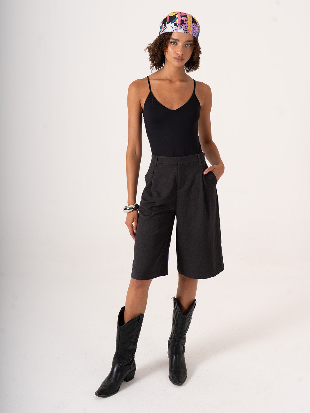 Ombre Metropolitane – Şehir Işıkları ve Gölge Temalı Fular (68x68 cm)