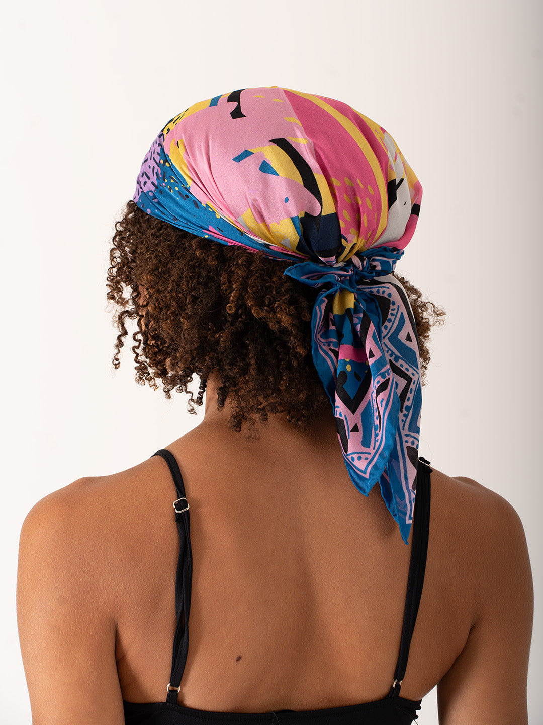 Ombre Metropolitane – Şehir Işıkları ve Gölge Temalı Fular (68x68 cm)