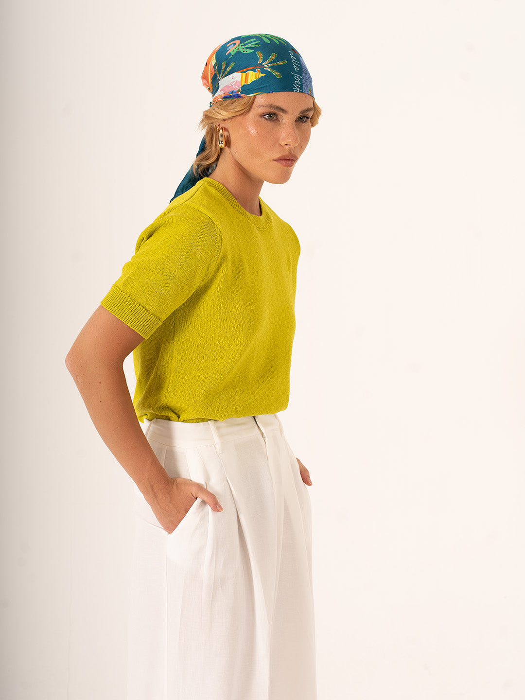 Villaggio Nella Foresta Verde – Masalsı Doğa Temalı Fular (123x123 cm)