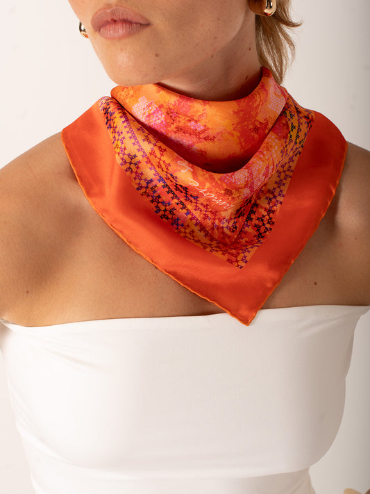 Amore Segreto – Romantik Desenli Fular (68x68 cm)