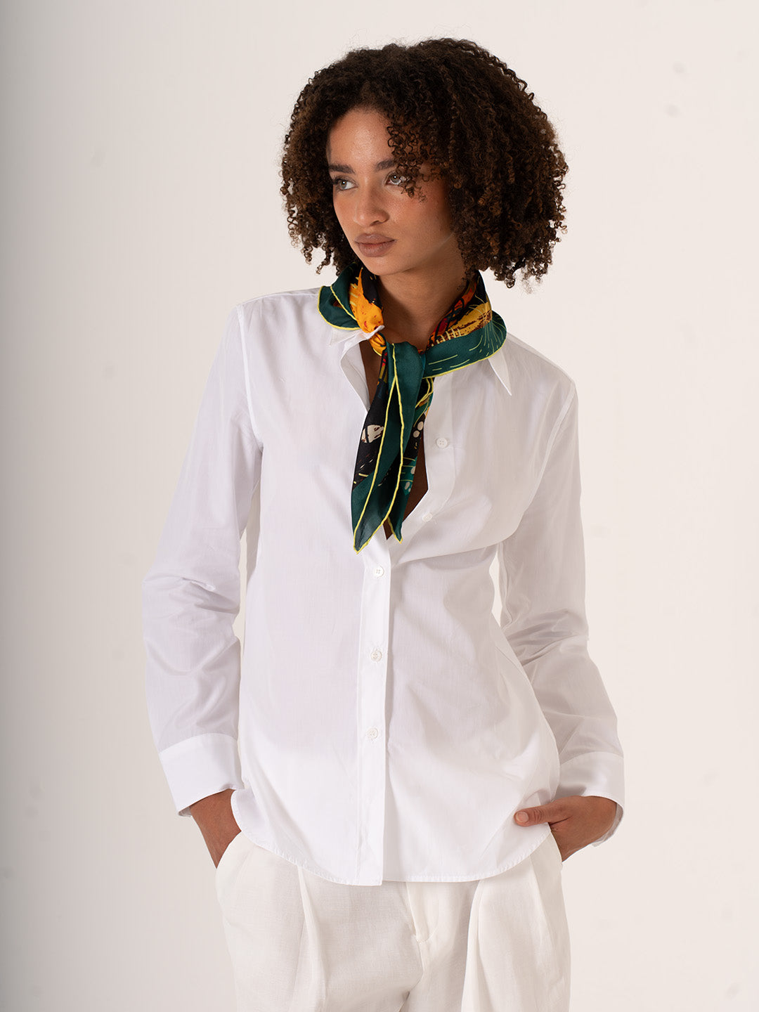 L’Indecisione – Soyut ve Duygusal Temalı Fular (68x68 cm)