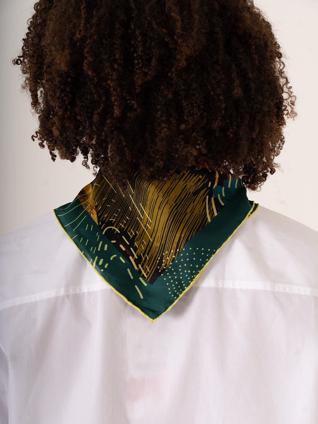 L’Indecisione – Soyut ve Duygusal Temalı Fular (68x68 cm)