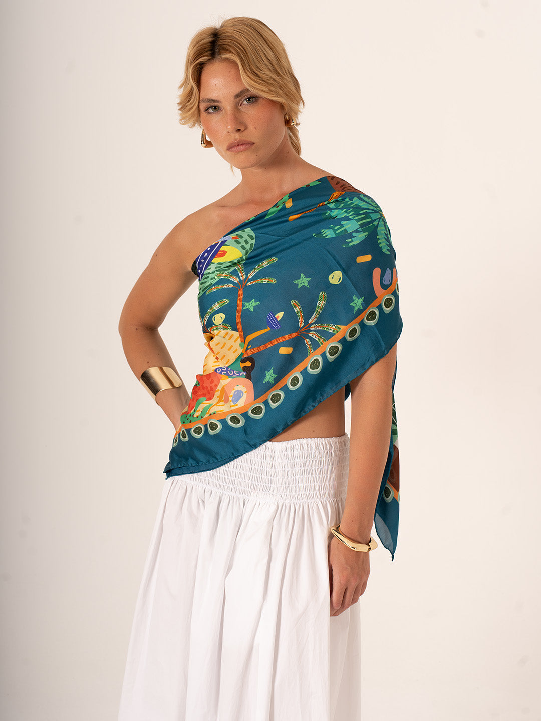 Villaggio Nella Foresta Verde – Masalsı Doğa Temalı Fular (123x123 cm)