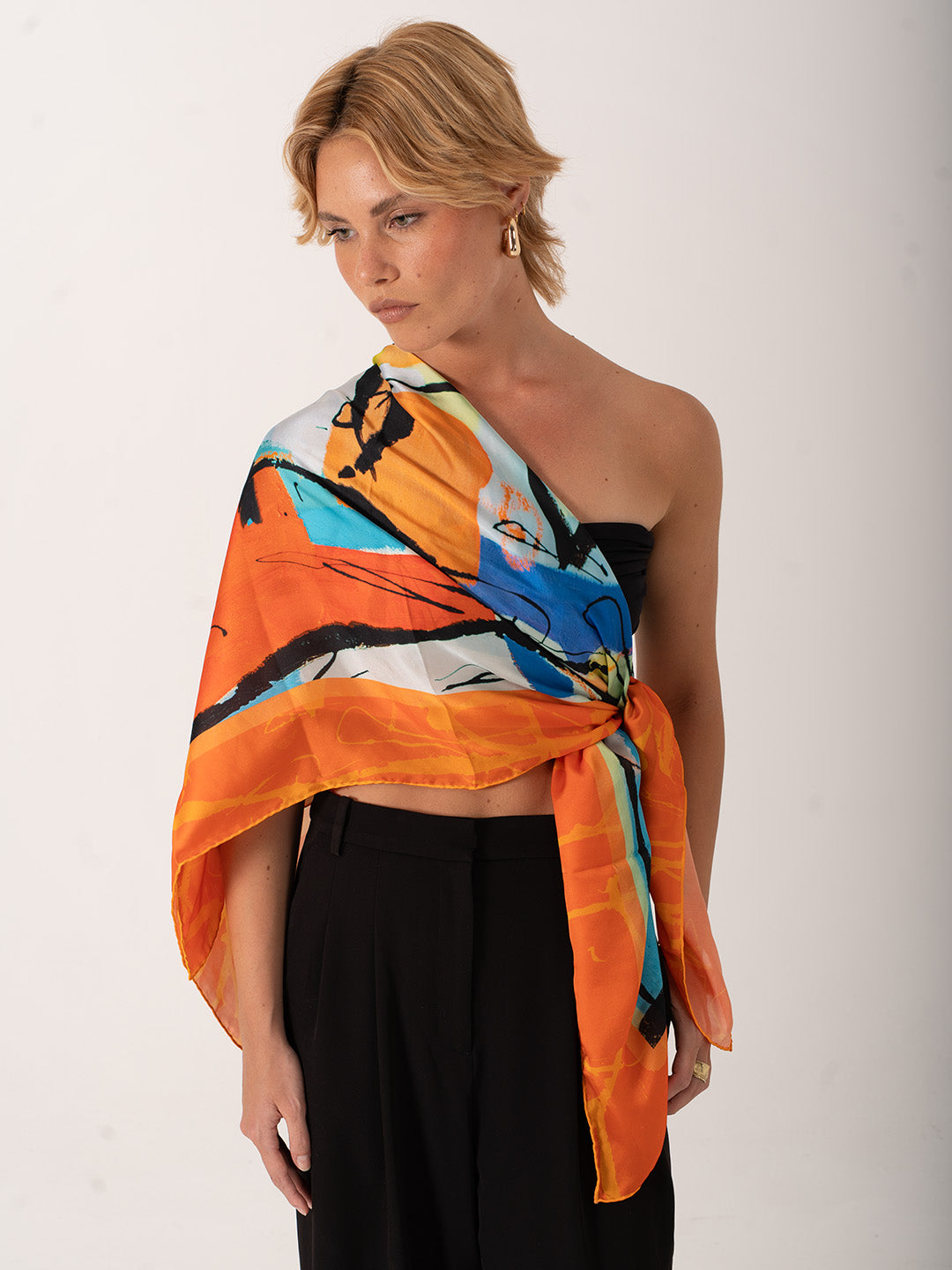 Volto Segreto – Gizemli Yüz Desenli Fular (123x123 cm)