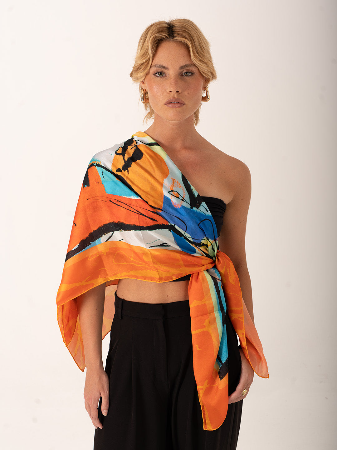 Volto Segreto – Gizemli Yüz Desenli Fular (123x123 cm)