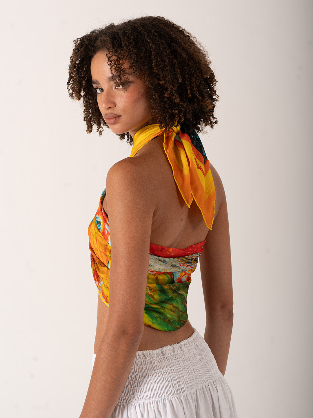 La Costa – Turuncu Akdeniz Esintili Fular (123x123 cm)