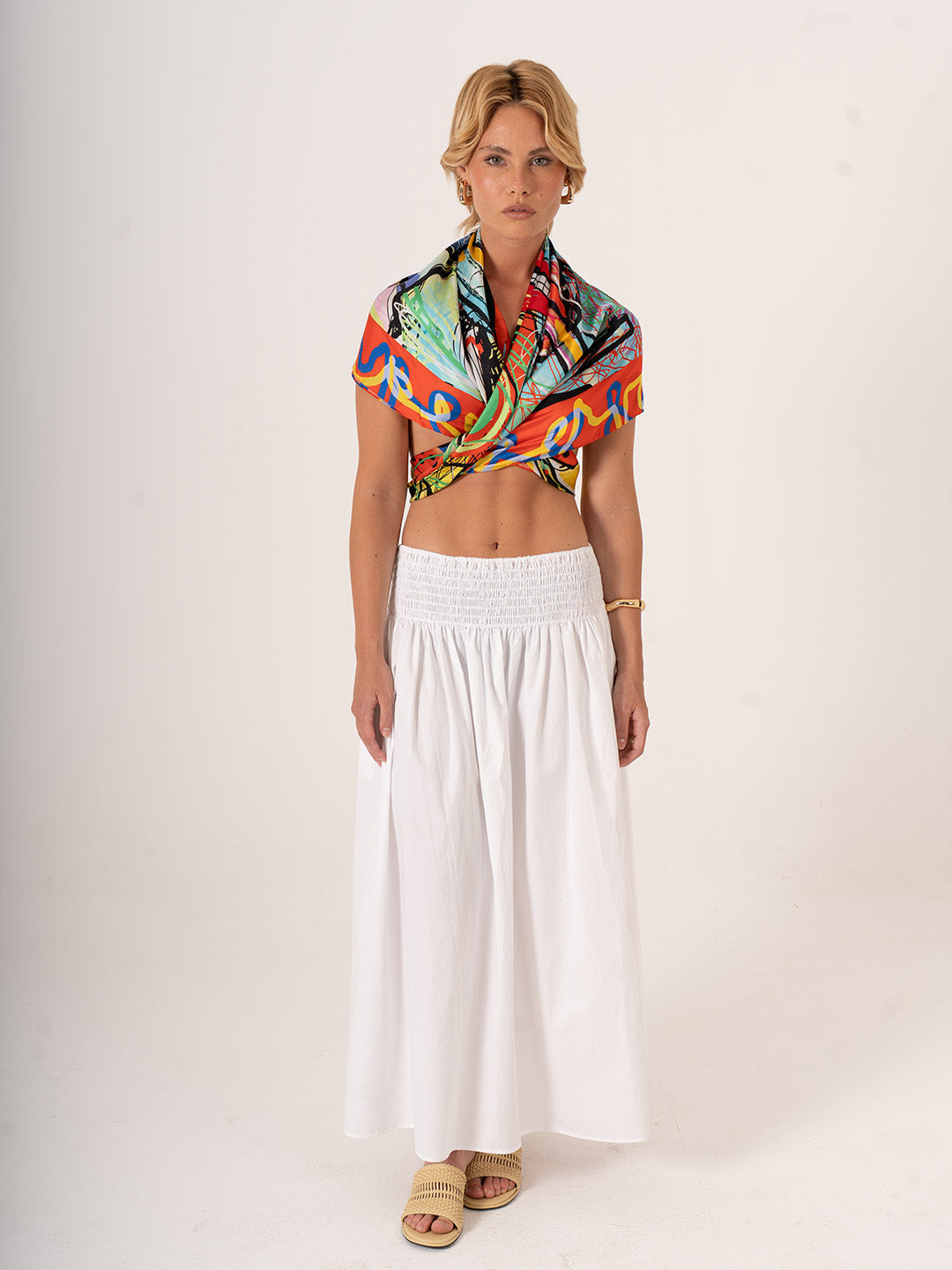 Caos e Bellezza – Sanatsal Soyut Desenli Fular (123x123 cm)