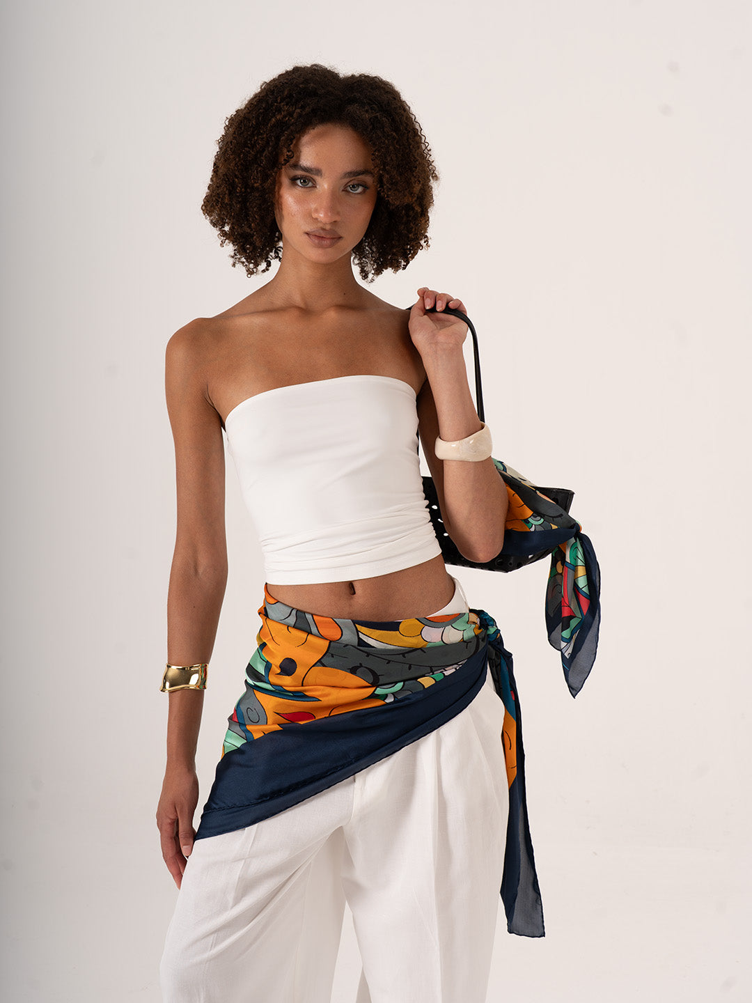 Festival dei Fiori – Çiçek Temalı Sanat Fular (123x123 cm)