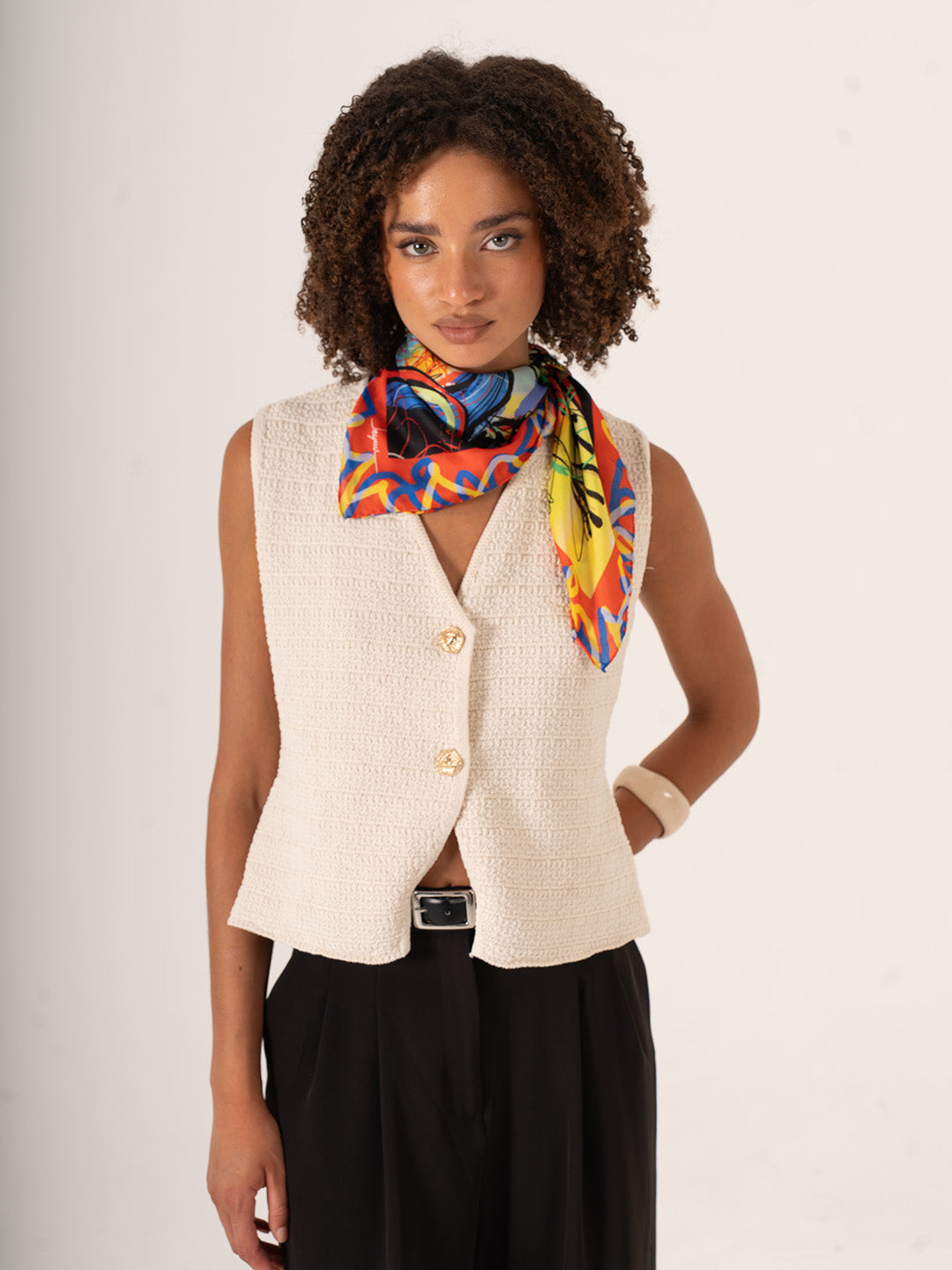 Caos e Bellezza – Sanatsal Konseptli Fular (68x68 cm)