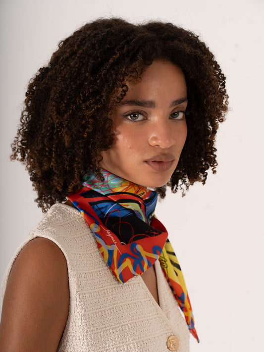 Caos e Bellezza – Sanatsal Konseptli Fular (68x68 cm)