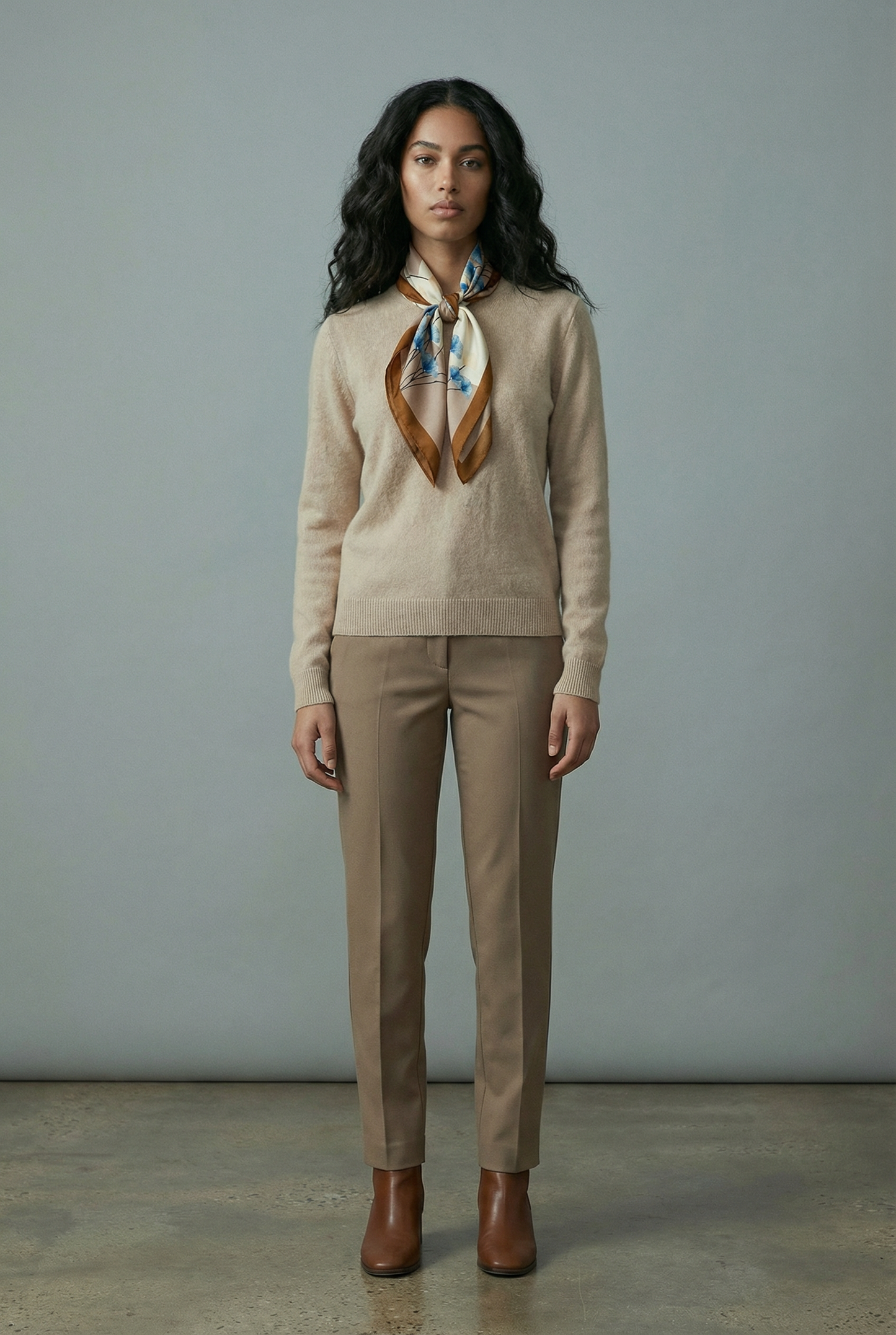 Flora 68x68- sanatsal çiçek desenli fular