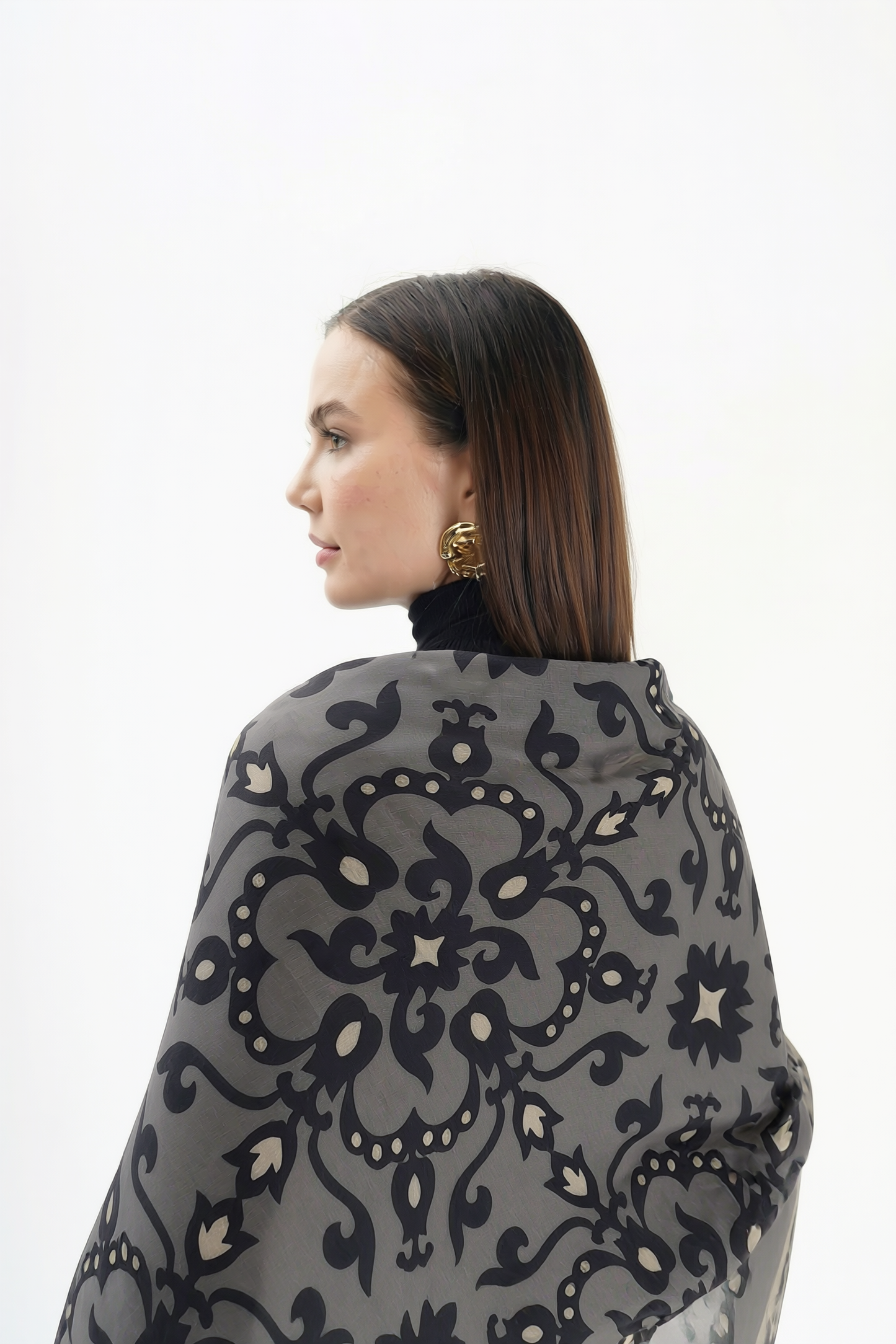 Rose nere  -  123x123 Etnik desenli büyük boy fular