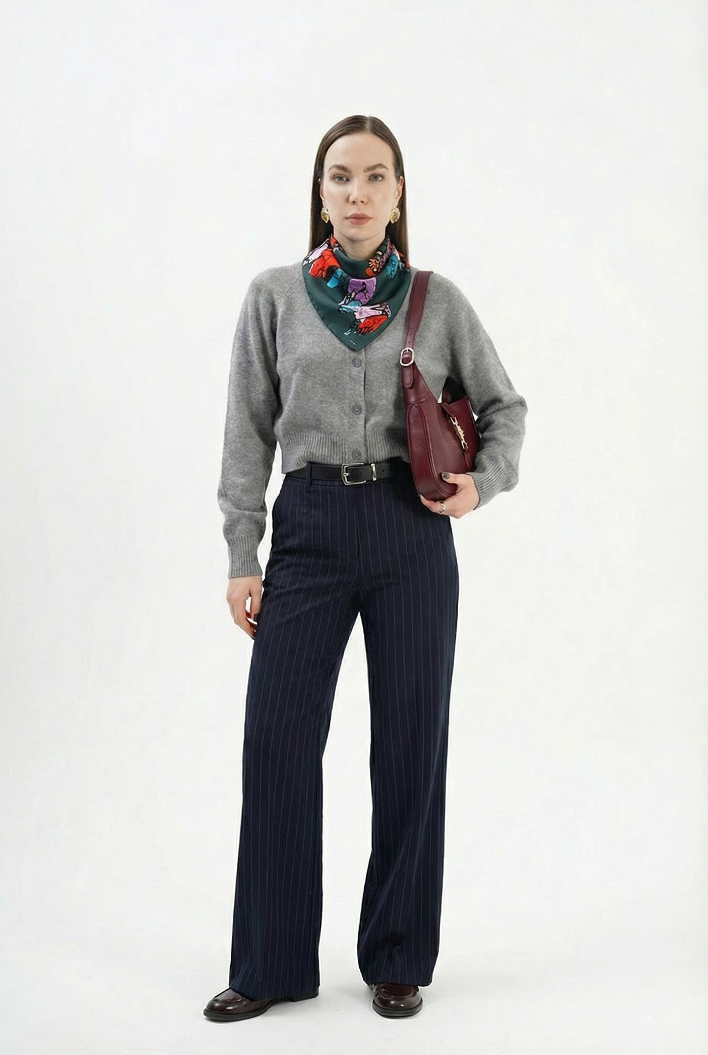 Spazio- 68x68 boşluk desenli fular